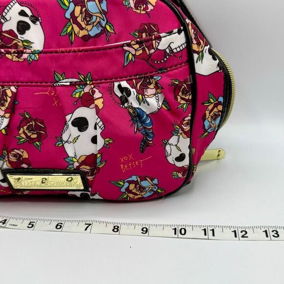 Betsey Johnson pink floral skulls weekender cosmetic travel bag and matching pou - Picture 9 of 13
